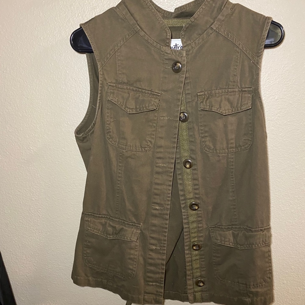 Green Daytrip vest